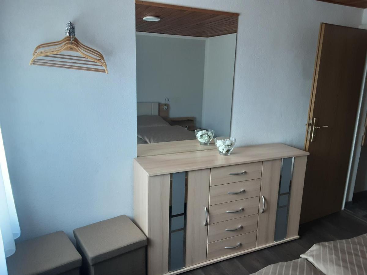 Alt Sammit Apartment Krakow am See Bagian luar foto